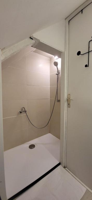 La Cabane - Petit studio mansardé - Plage 50m - Rue gratuite - 4