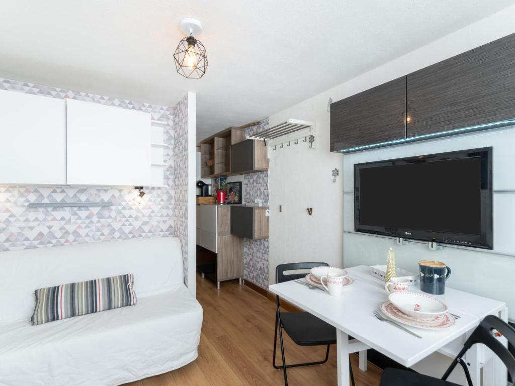 Studio Palafour - Le Lac-6 by Interhome - 2