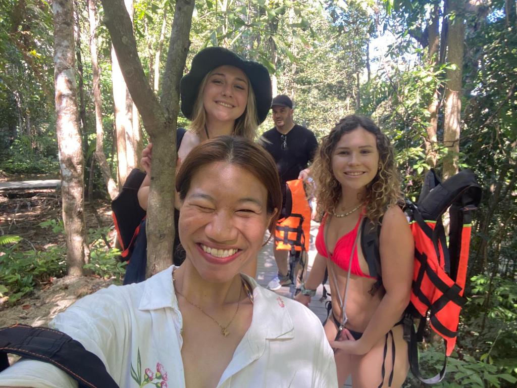 สภาพแวดล้อมโดยรอบ