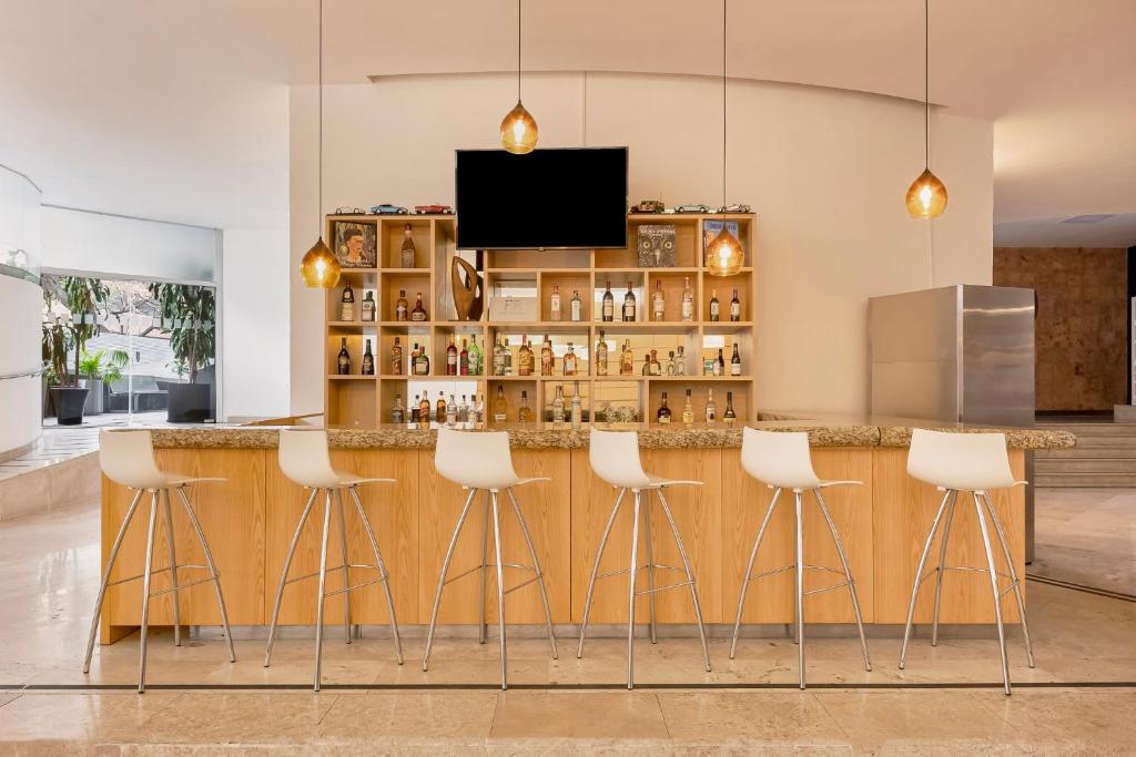 Bar/lounge