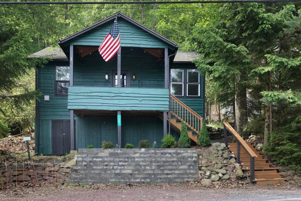 Lake View Enchanted Treehouse- Lake Harmony, Lake Harmony