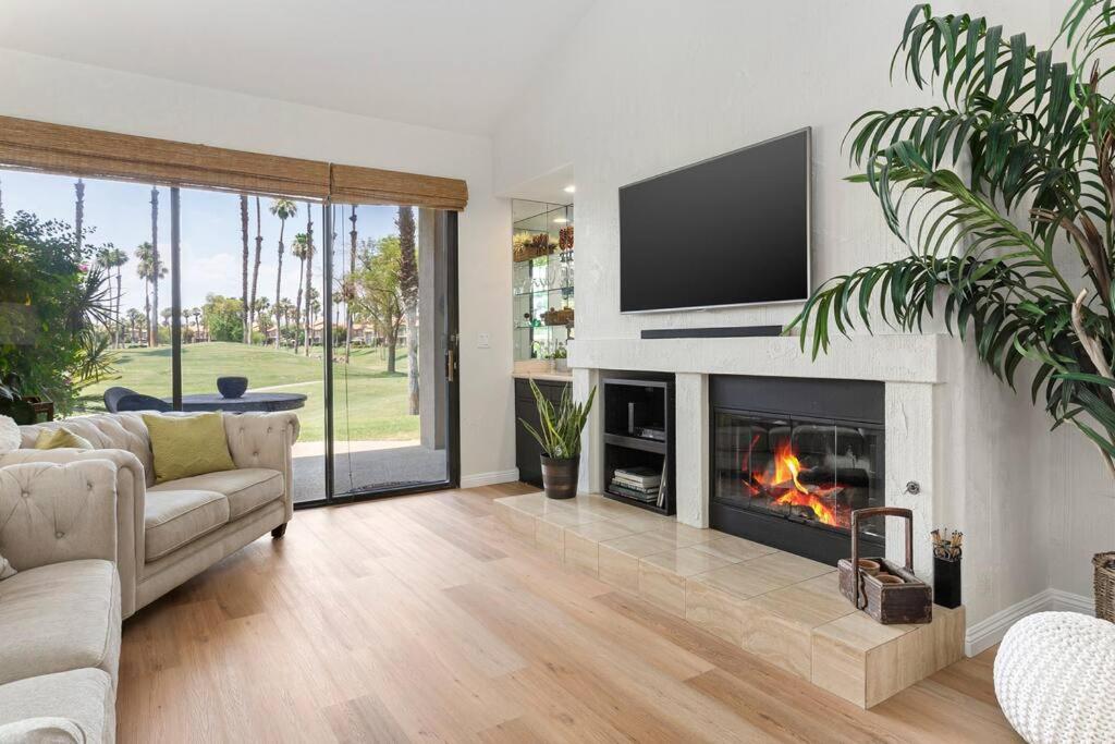 Sunny Palm Desert Escape on Golf Course, Palm Desert