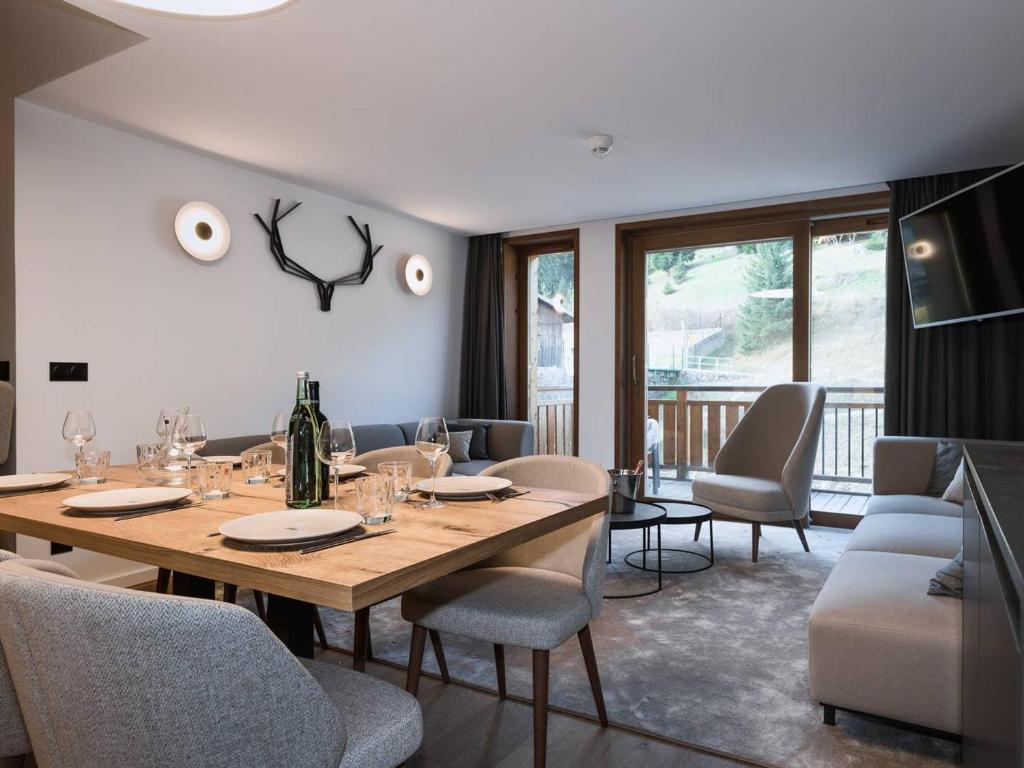 Appartement Duplex 94m² Courchevel Village - Pour 6 personnes - Pieds des pistes avec Parking et Wifi - FR-1-631-111 - 1