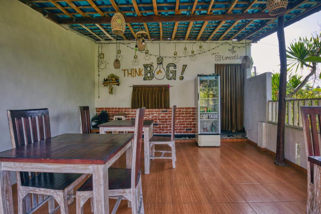 Toro Cottage Pool View