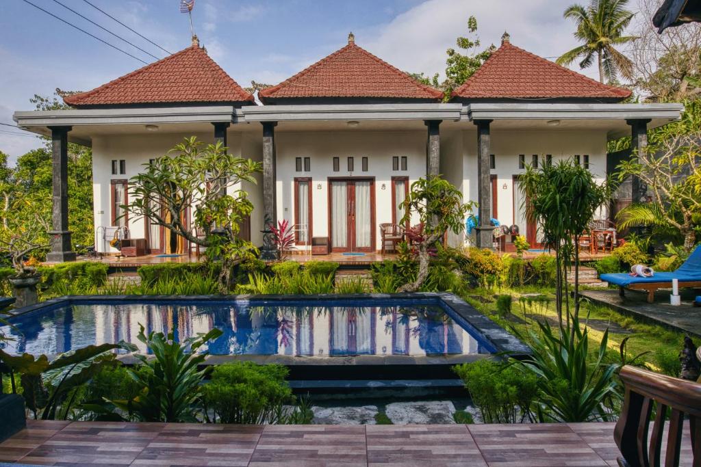 Toro Cottage Pool View