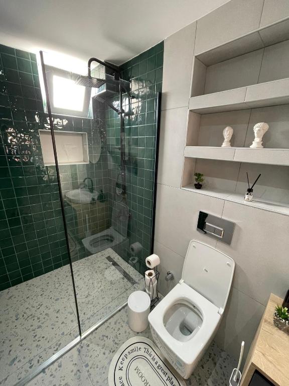Golden Arrow Suites photo