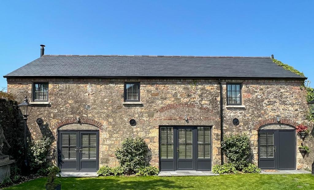 Converted Victorian Coach House with Hot Tub, Stewartstown