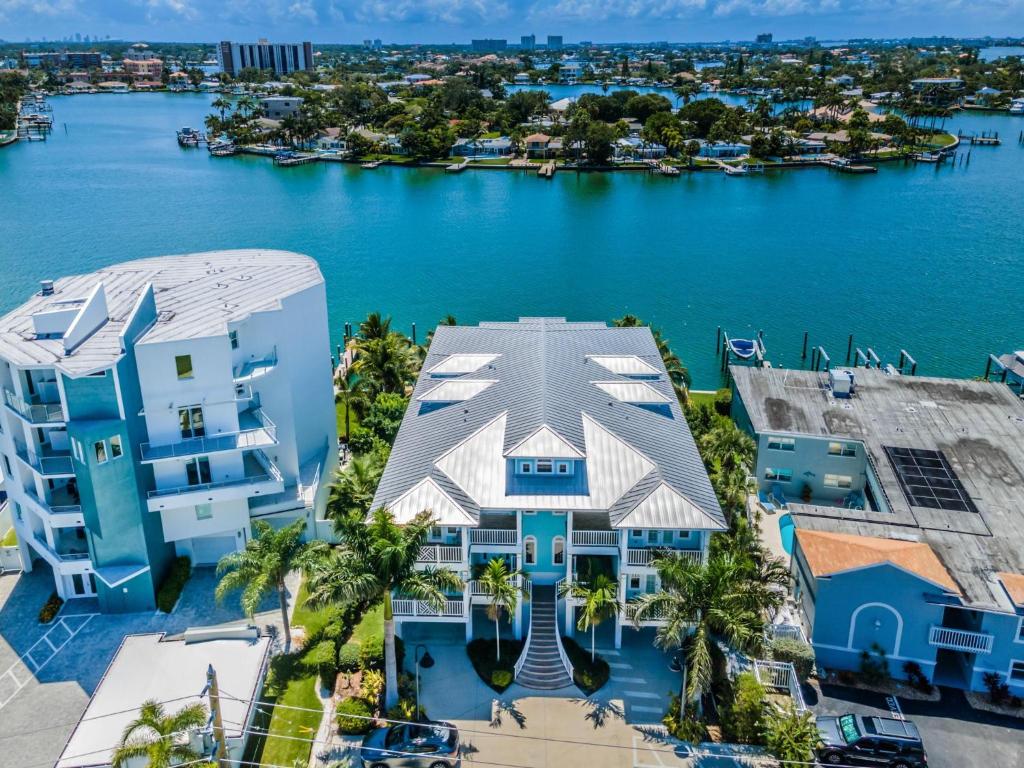 Treasure Trove Buccaneer | Waterfront with a Pool, St Pete Beach