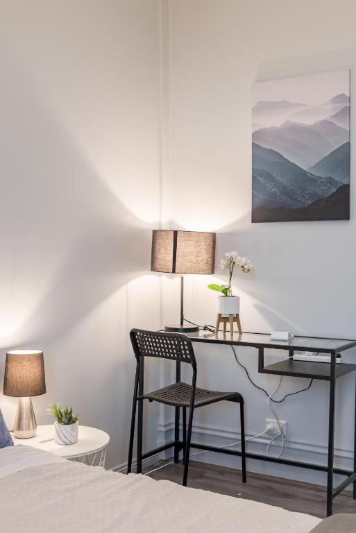 Boutique Private Rm situated in the heart of Burwood 7 - ROOM ONLY photo