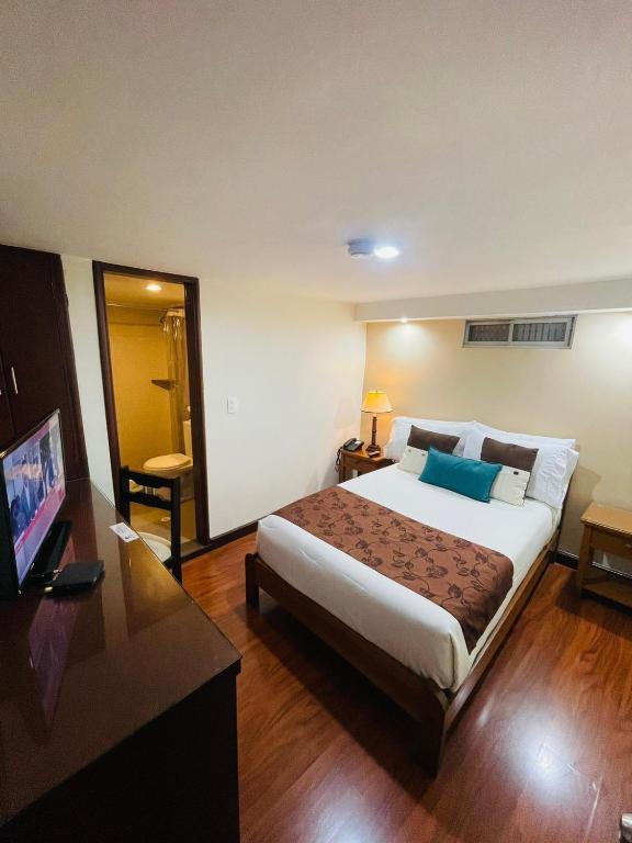 Hotel La Sabana photo