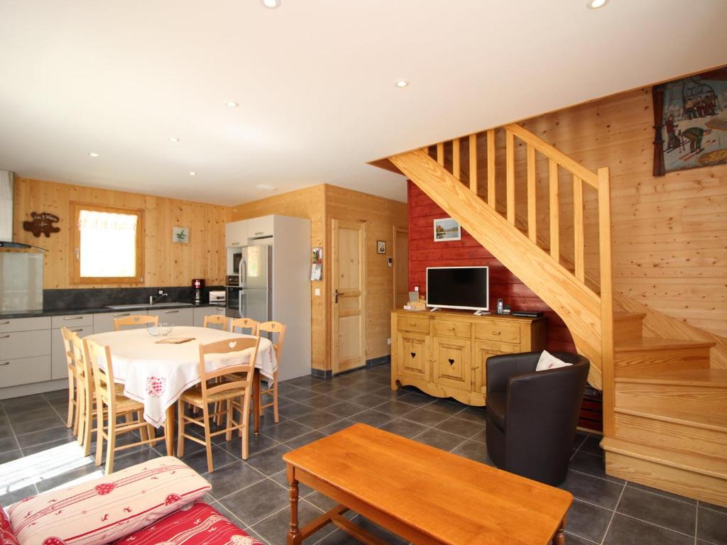 Chalet 4* avec Terrasse Panoramique, WiFi et Parking, 8 Pers. - FR-1-608-15 - 4