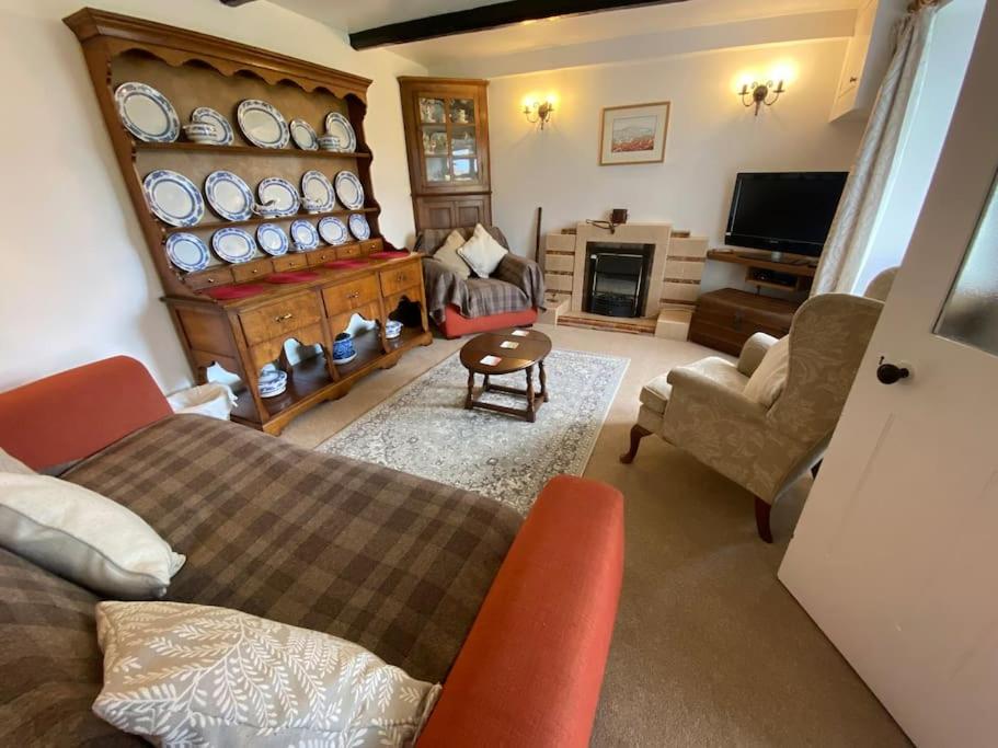 Scenic Welsh Cottage in the Brecon Beacons photo 2