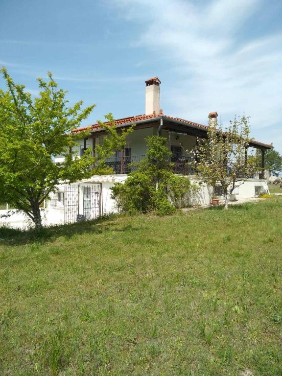Peacock Villa — Hotel in Epanomi