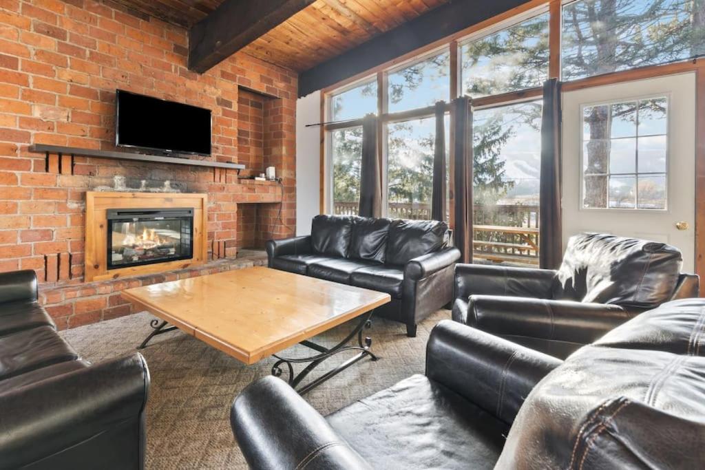 Large Chalet for up to 16 ppl close to mountains, Blue Mountains