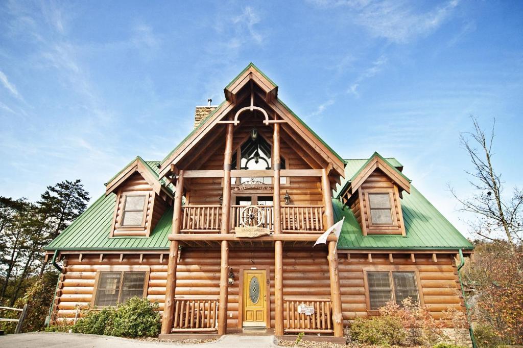 ERN854 - Wagon Wheel Lodge - Great Location! Close To All The Action! cabin, Pigeon Forge
