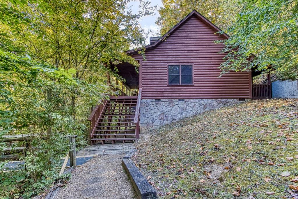 ER38r Grandpa's Getaway - Great location- Close to town cabin, Pigeon Forge