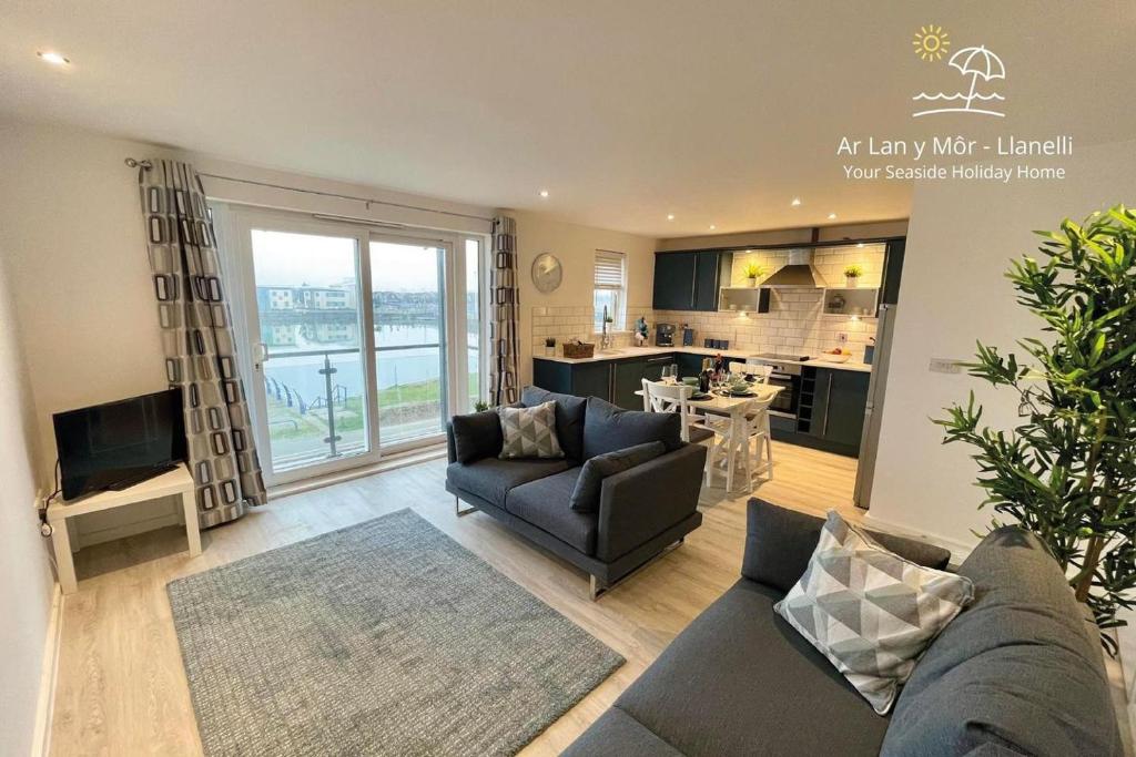 Ar Lan Y Mor - Stunning 2 bed coastal apartment, Llanelli