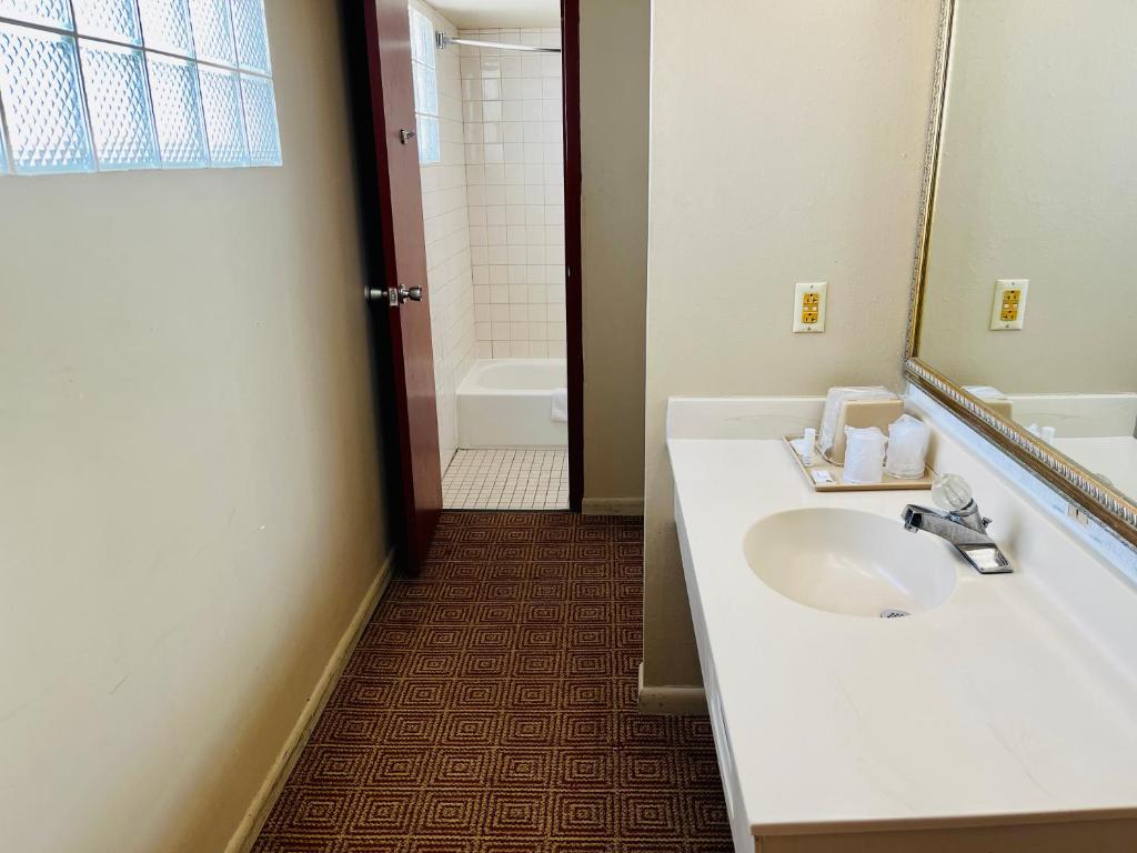 Del Rio Executive Inn photo