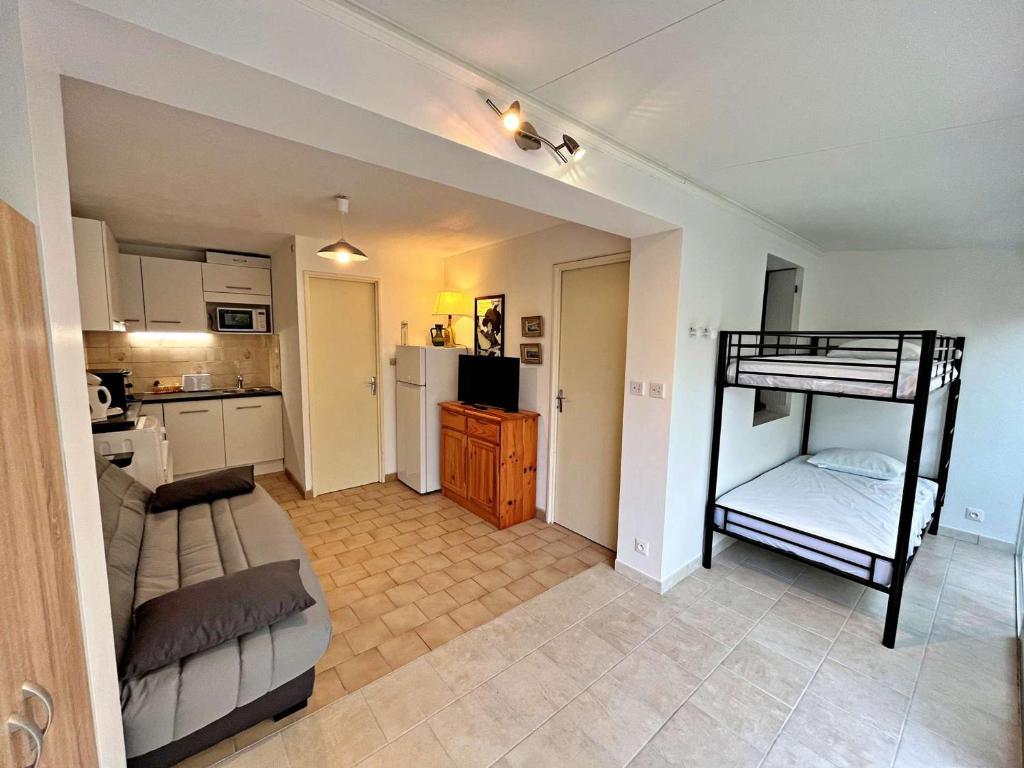 Appartement T2 cabine avec grande terrasse, proche plage, parking et équipements complets - FR-1-387-165 - 4