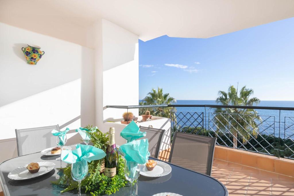 Mi Capricho beach front sea view & pool - Happy Rentals, Mijas Costa