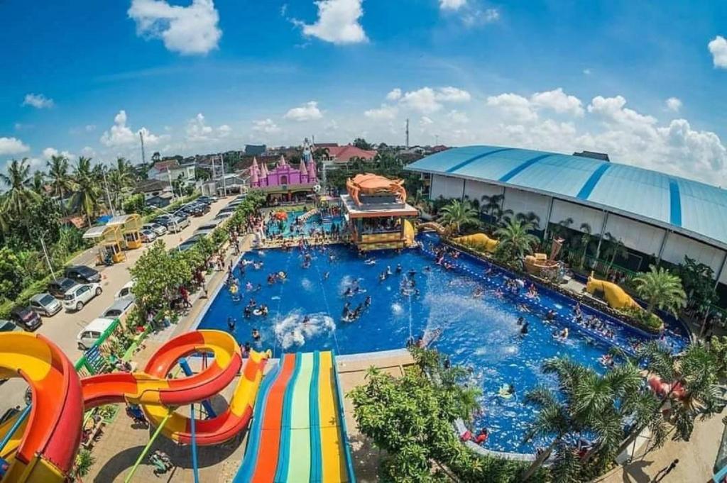 Water park, Bamboe Inn Homestay in Bandar Lampung
