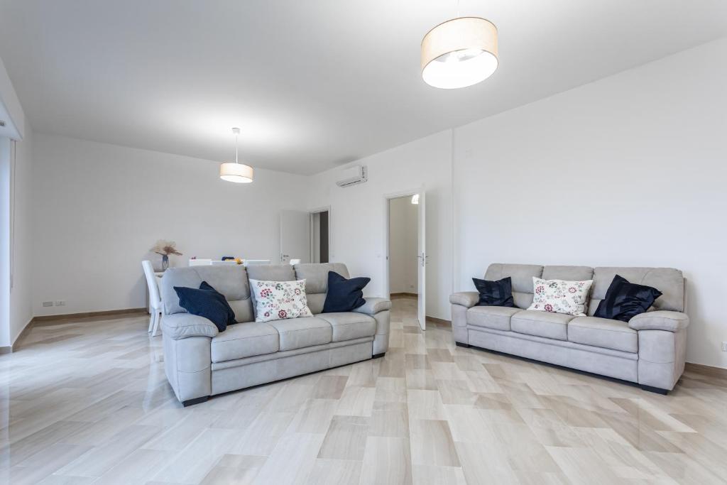 GuestHost - Trapani Seaview Modern Apartment near the Beach - 2