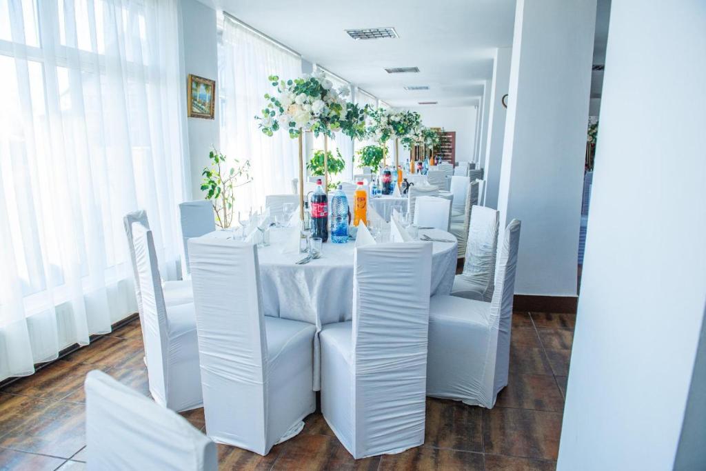 Hotel Horezu photo