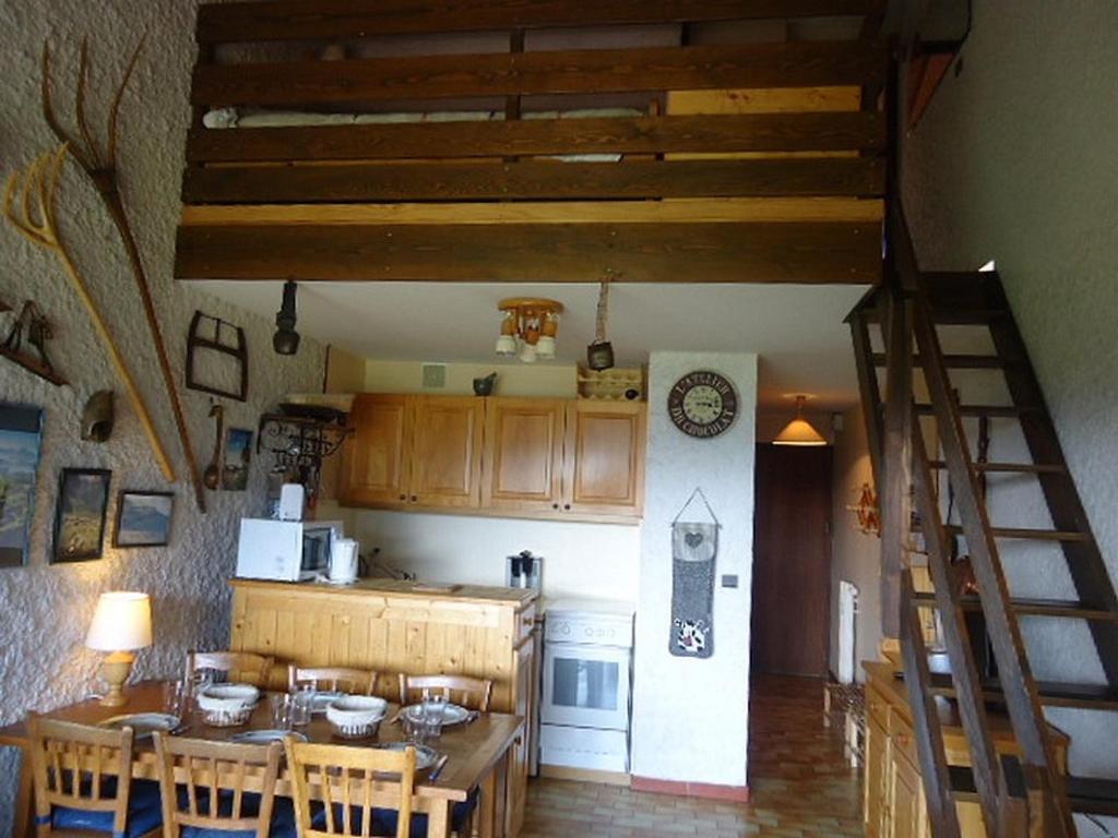 Duplex à La Clusaz avec cheminée et balcon, 2 ch, parking - FR-1-459-12 - 2