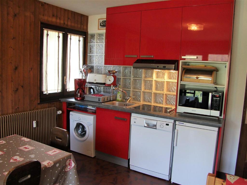 Appartement 3 pièces avec terrasse, parking, cheminée et vue montagne à La Clusaz - FR-1-459-54 - 4