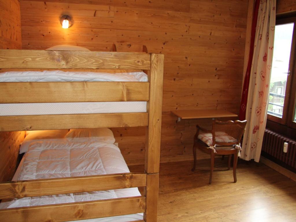 Appartement 2 Pièces Rénové avec Balcon et Garage au Cœur de La Clusaz - FR-1-459-74 - 3