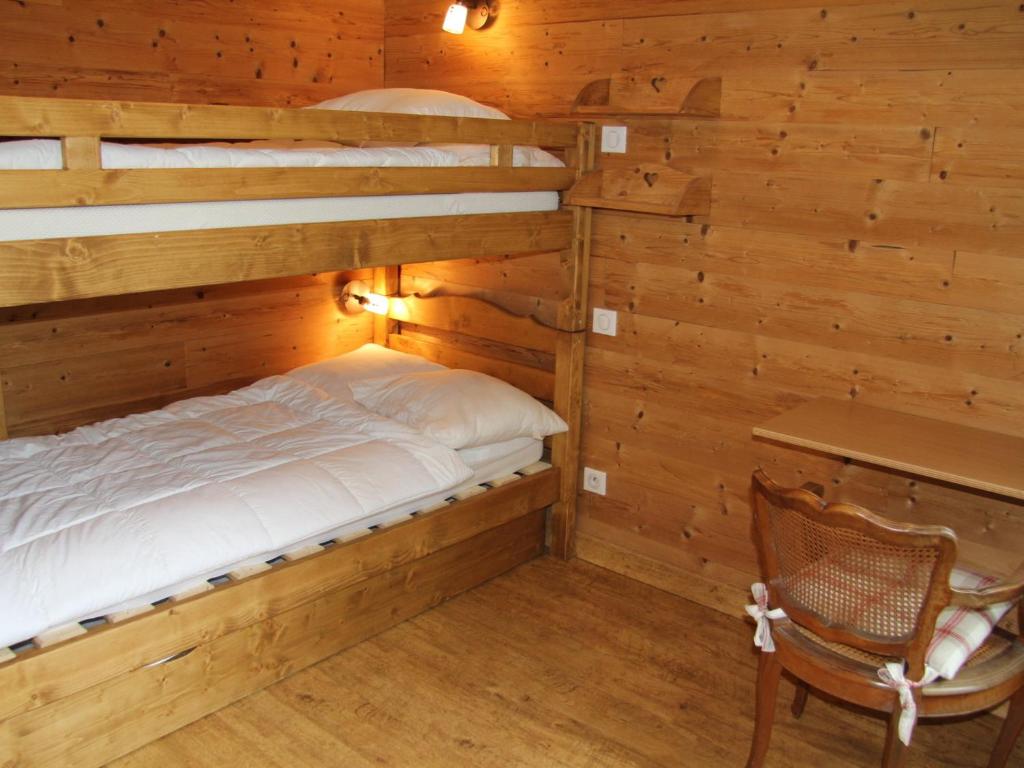 Appartement 2 Pièces Rénové avec Balcon et Garage au Cœur de La Clusaz - FR-1-459-74 - 5