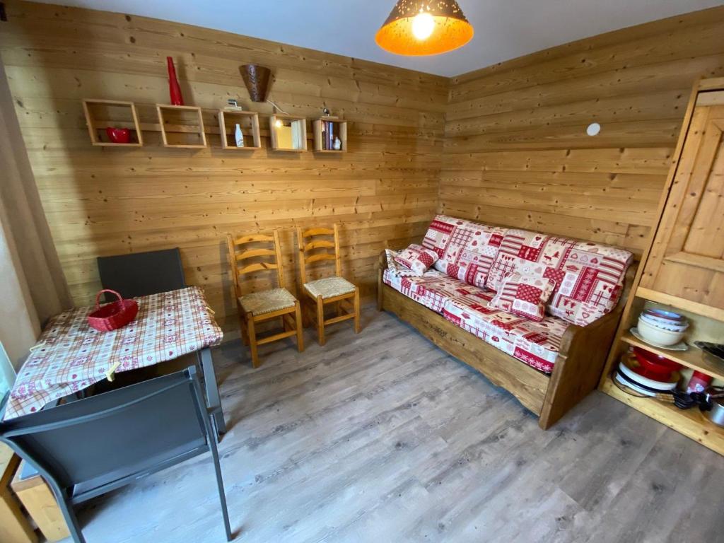 Studio cosy rénové au centre de La Clusaz, balcon, parking privé, proche commerces et pistes - FR-1-459-84 - 1
