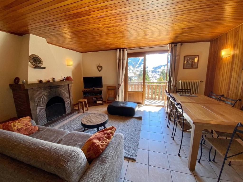 Appartement de 3 pièces avec balcon, cheminée et Wifi à La Clusaz - FR-1-459-99 - 2