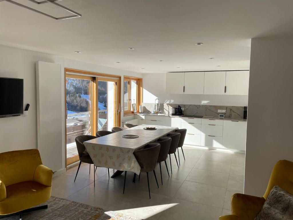 Duplex rénové 2020, 4 chambres, balcon, parking à La Clusaz - FR-1-459-171 - 4