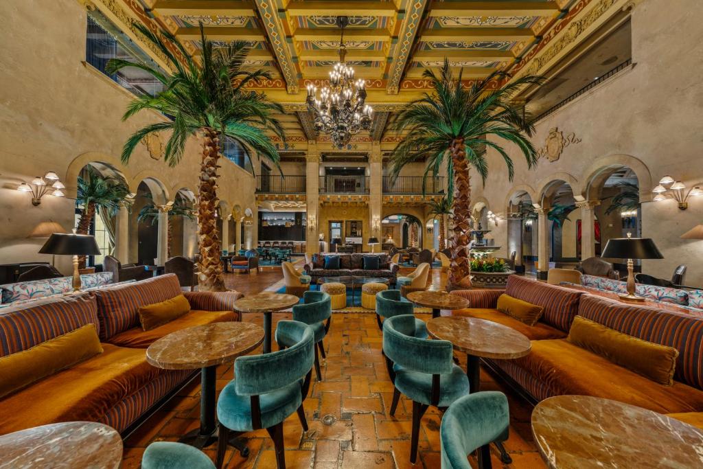 เดอะ ฮอลลีวูด รูสเวลต์ (The Hollywood Roosevelt)