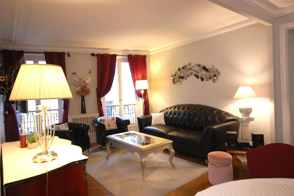 Two-Bedroom Apartment Champs-Elysées - 5