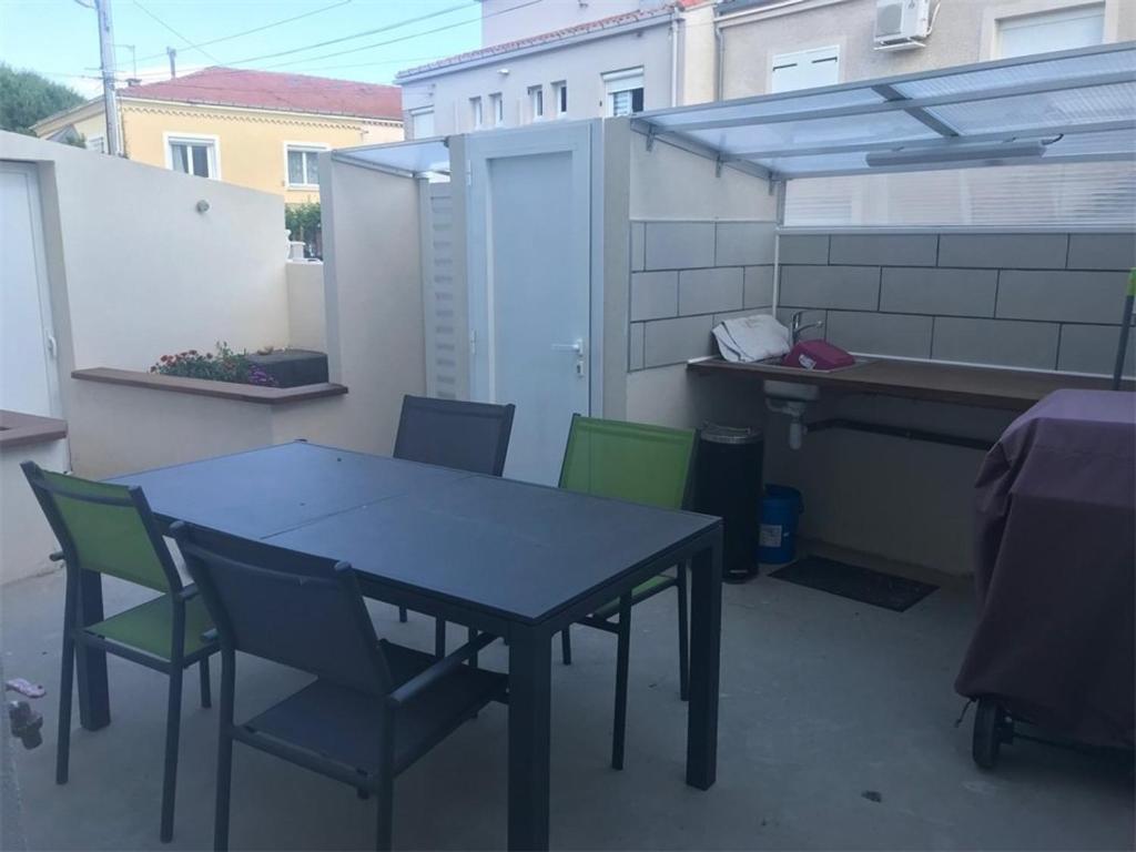 Bel Appartement Cœur de Ville, 6 Pers, Terrasse, Clim, Parking, à 400m de la Plage - FR-1-701-7 - 1