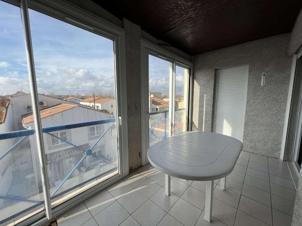 T3 Centre-ville avec Piscine, Parking Sécurisé, Proche Plage, 6 Pers - Valras-Plage - FR-1-701-12 - 2
