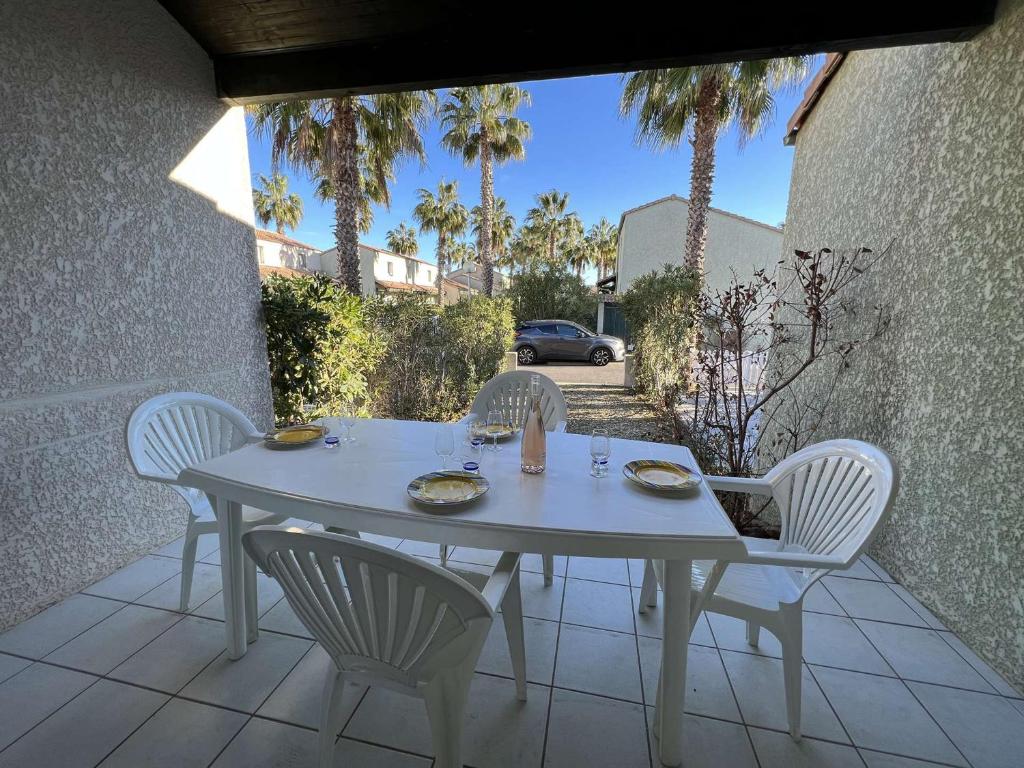 Pavillon à Valras-Plage avec Piscine, Jardinet, Proche Plage et Commerces, Capacité 6 Personnes - FR-1-701-23 - 4