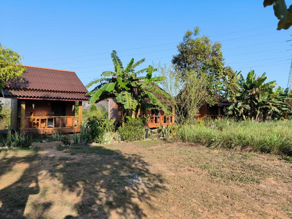Nana Bungalows photo