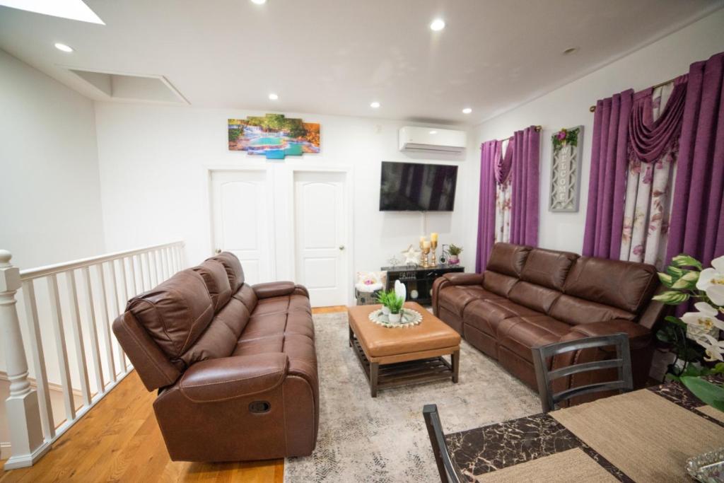 Top Floor with Skylight Brooklyn, Brooklyn