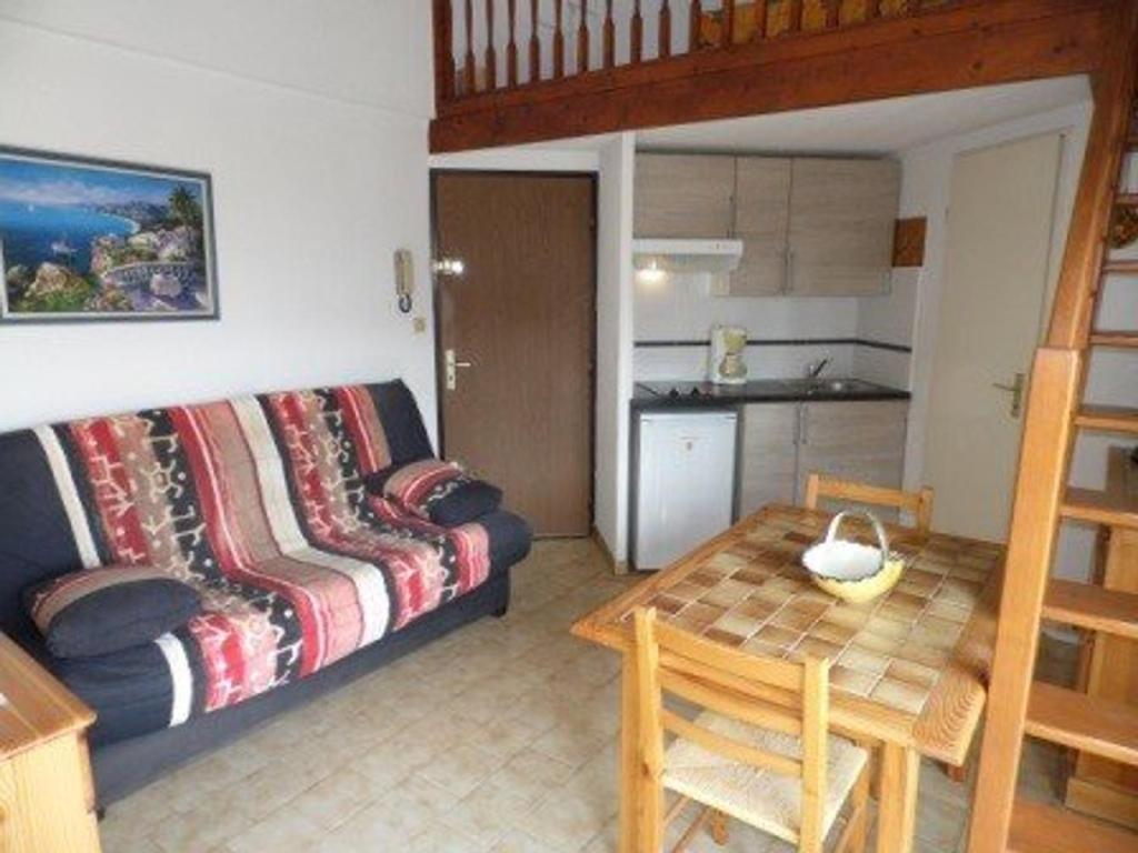 Appartement 2 pièces avec mezzanine et parking privé, animaux admis - FR-1-326-405 - 3