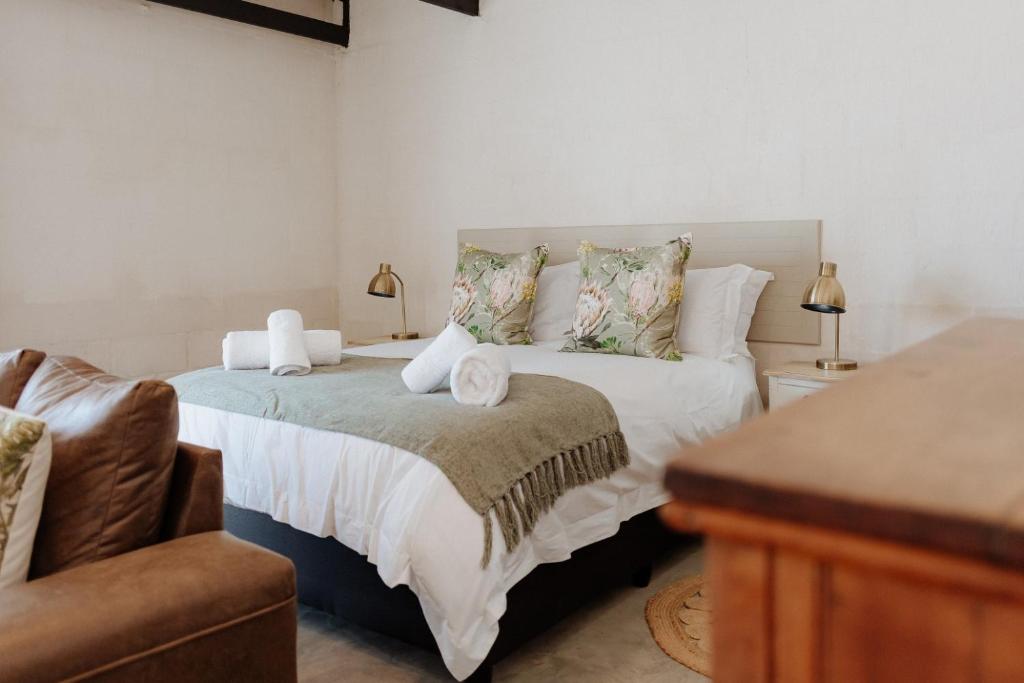 Moorings 1, Paternoster