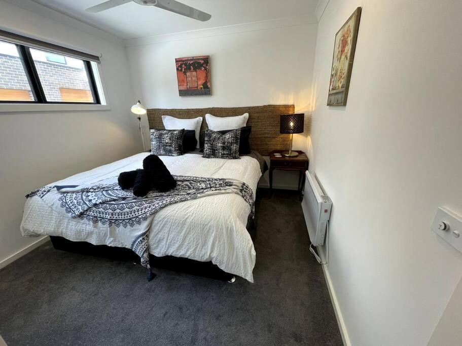 New & adorable unit close to the beach, Aspendale