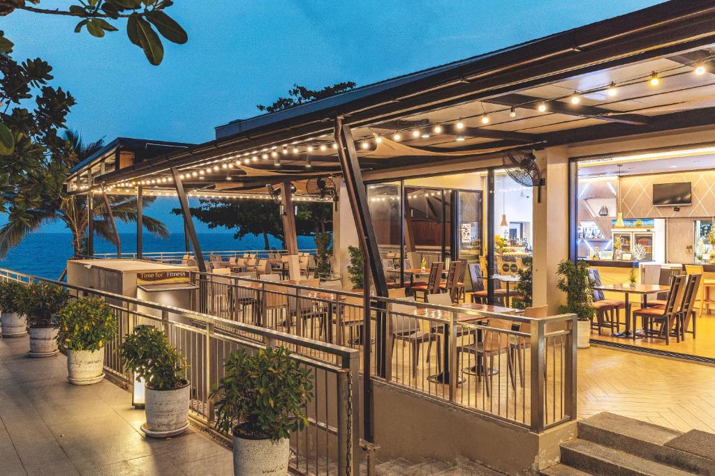 สภาพแวดล้อมโดยรอบ