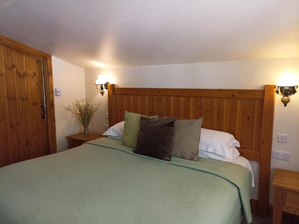 The Gwaelod y Garth Inn photo