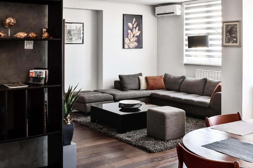 2 bedroom Penthouse in city center, free parking - 4