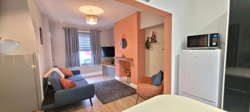 Sutherland St - 2 bed home with free Parking, York