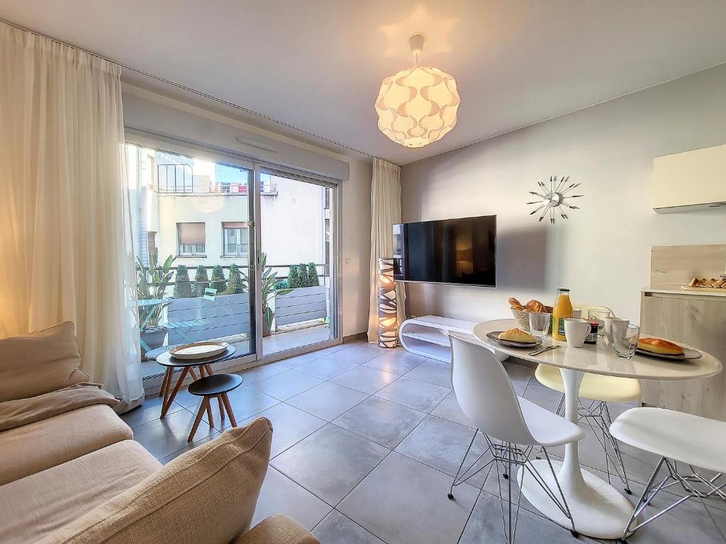 Apartment with Balcony, Nestor&Jeeves - FRESCO - Central - Very close sea - Balcony in Nice