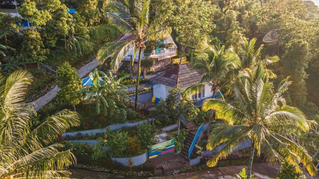 Ling &amp; Louie's Mountain — Hotel in Bali